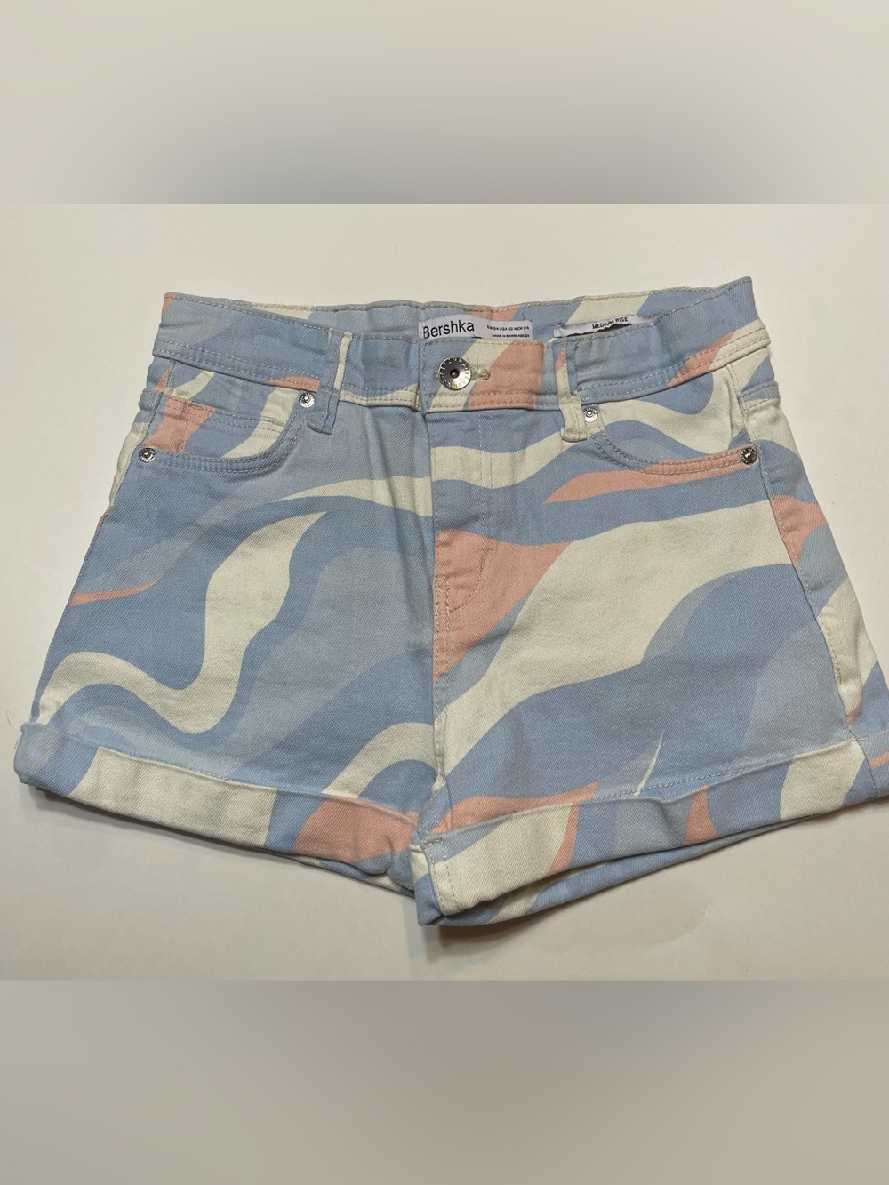 Bershka Pastel Wave Print High-Rise Denim Shorts in Groovy Cute Retro Y2K Sz 2